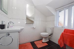 Ensuite- click for photo gallery